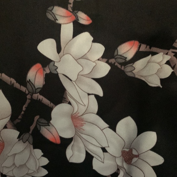 Floral Wrap/Scarf - Picture 3 of 10